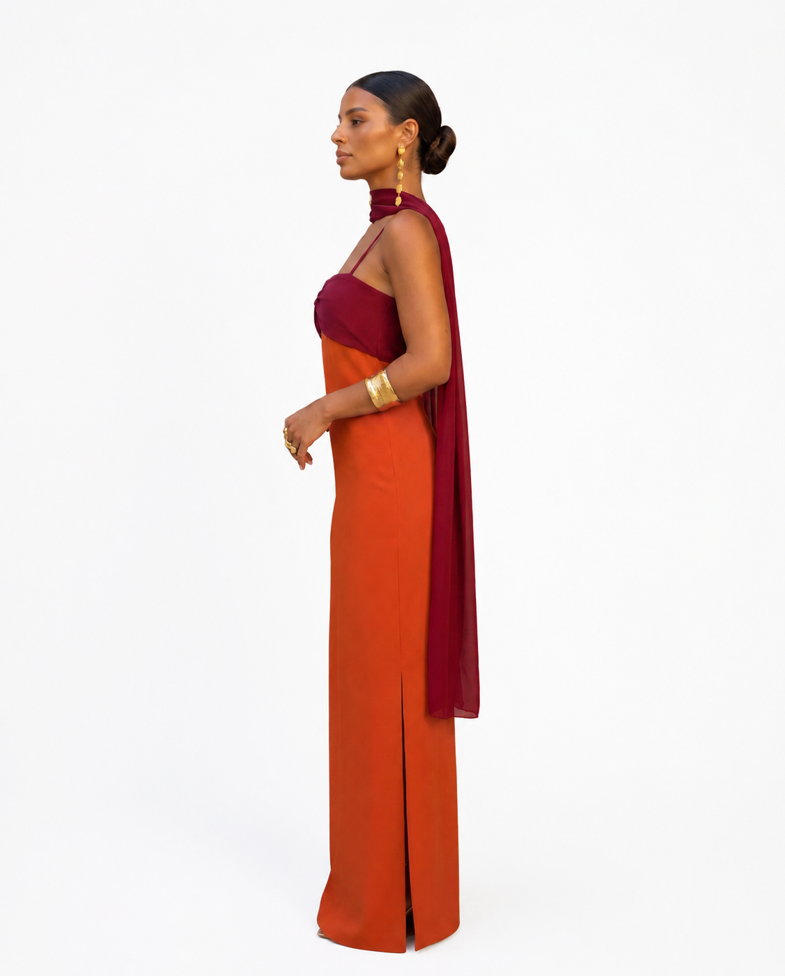 Zahara | Vestido naranja con escote en rojo